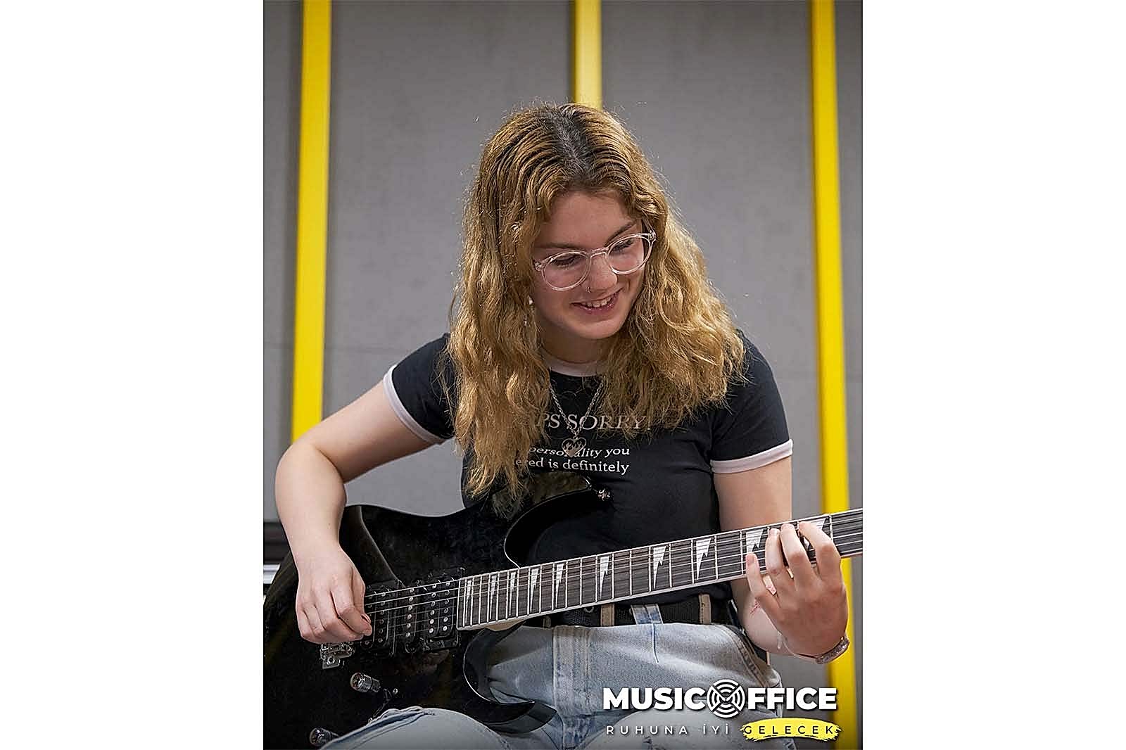 Bakı musicoffice elektro gitar eğitimi görseli 8